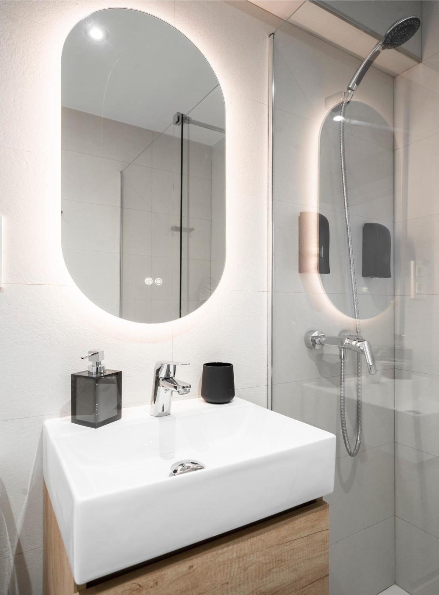 Ronda Suites Junto Estacion Tren Y Hospitales Granada Eksteriør billede